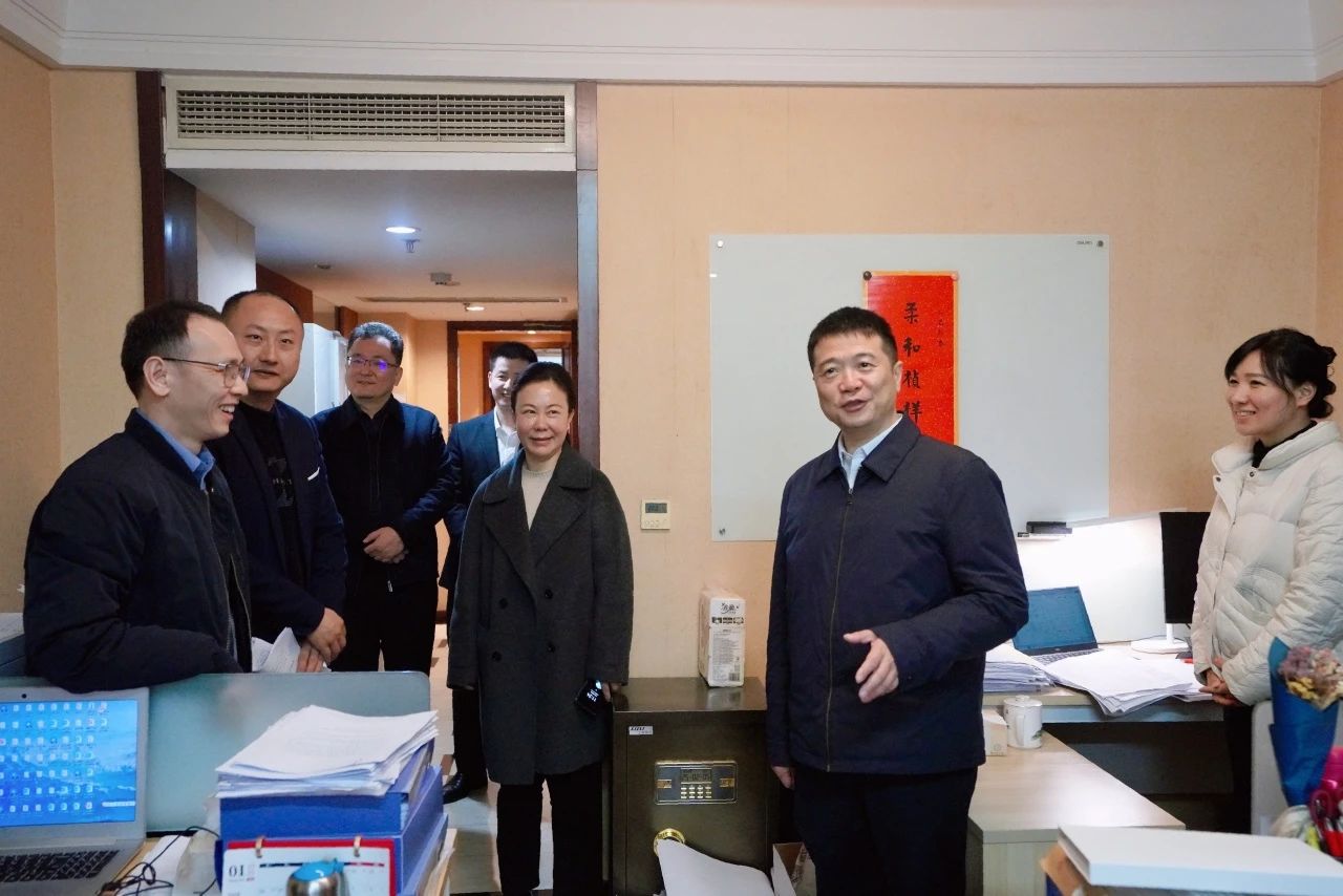 温暖启航，共赴新篇！—— 省尊龙凯时集团向导走访慰问干部职工